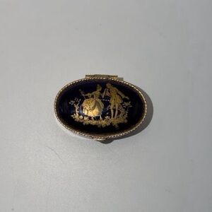 Vintage Courting Couple Pill Case - Colbalt Blue and Gold